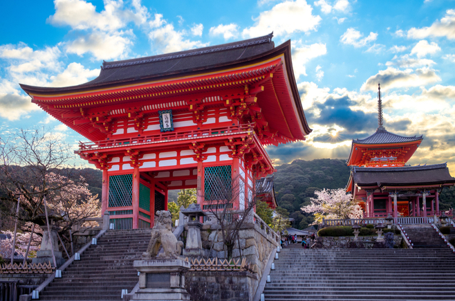 京都で有名な地主神社 カップルも片思い中の人も良縁祈願をしよう